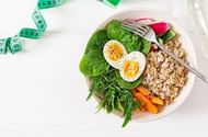 It uses a unique meal plan called the Metabolic Fuel Matrix. (Image via Freepik/Timolina)